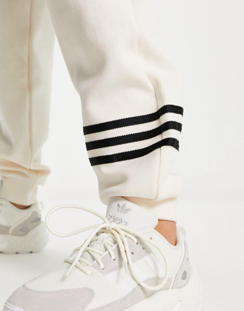 adidas Originals neuclassics joggers in off white商品第3张图片规格展示
