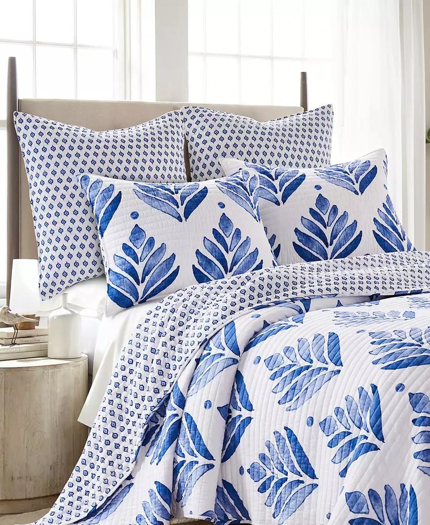 商品Levtex|Vintage-Like Blossom Embroidered Decorative Pillow, 18" x 18",价格¥282,第4张图片详细描述