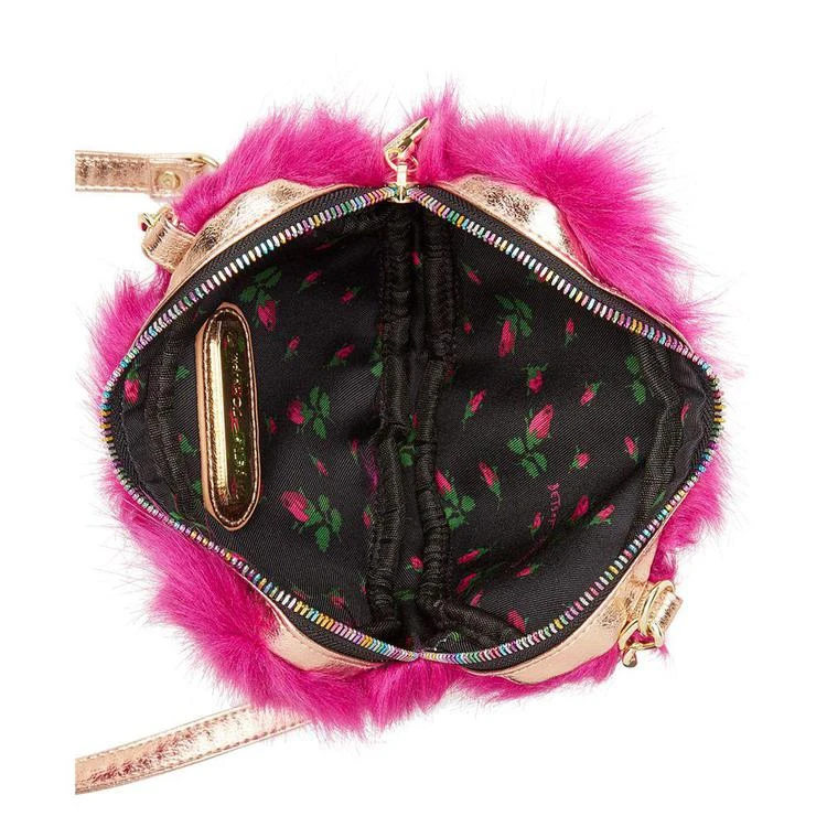 商品Betsey Johnson|Lux Faux-Fur Heart Mini Crossbody,价格¥392,第3张图片详细描述