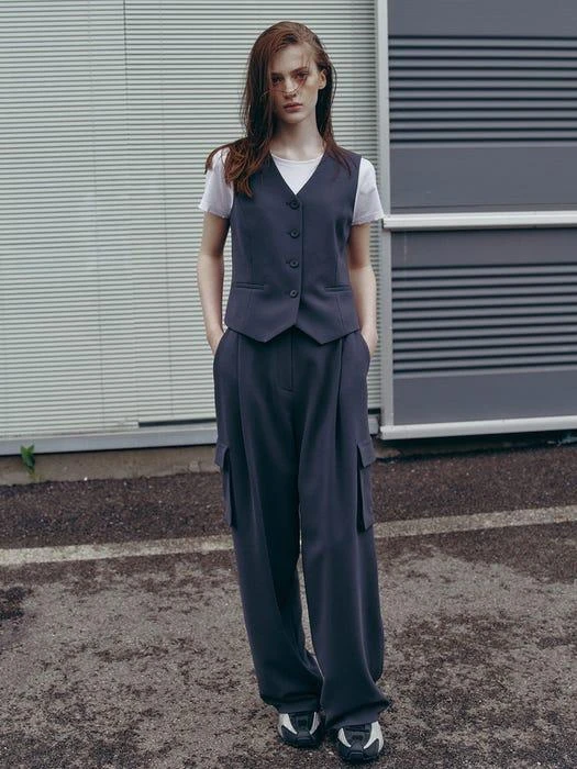 商品FRONTROW|[Drama Signature] Cropped Button Down Vest,价格¥1032,第4张图片详细描述