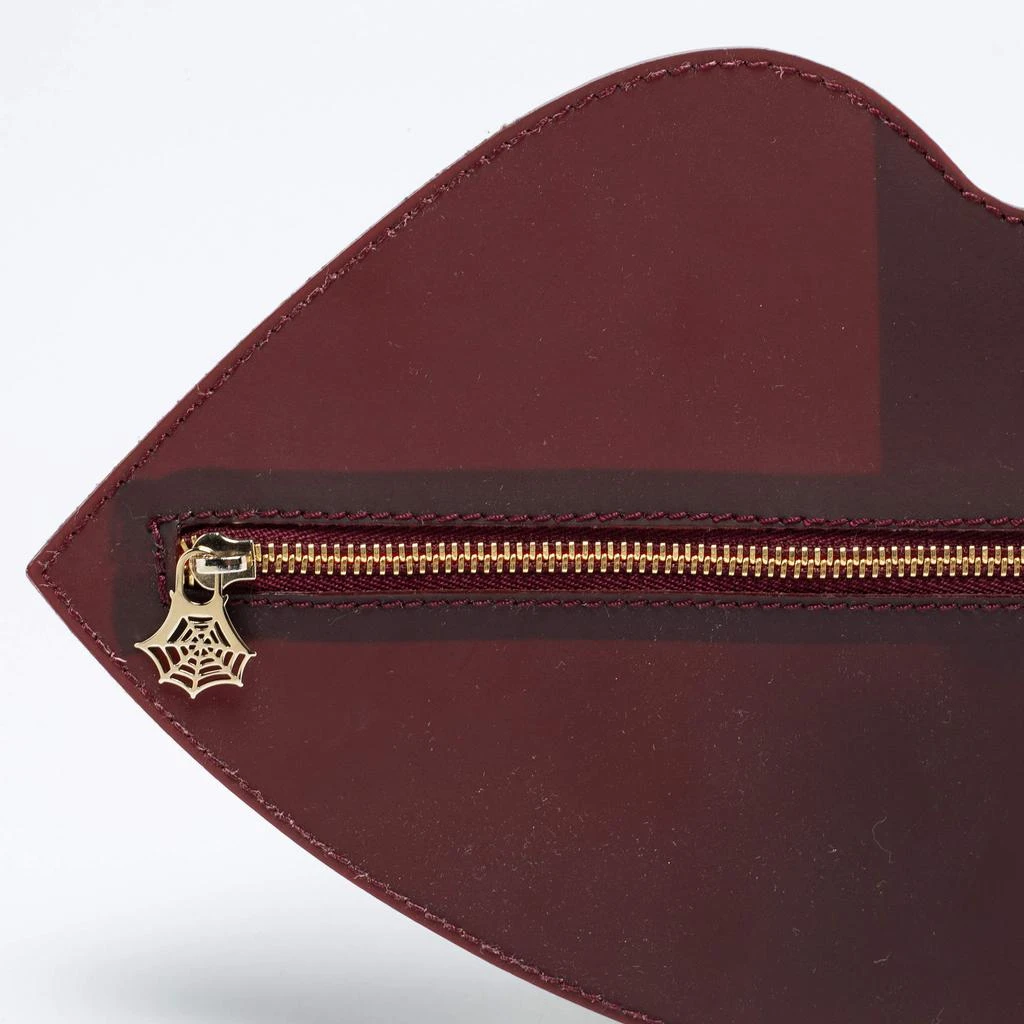 商品Charlotte Olympia|Charlotte Olympia Bordeaux PVC Lip Clutch,价格¥789,第4张图片详细描述