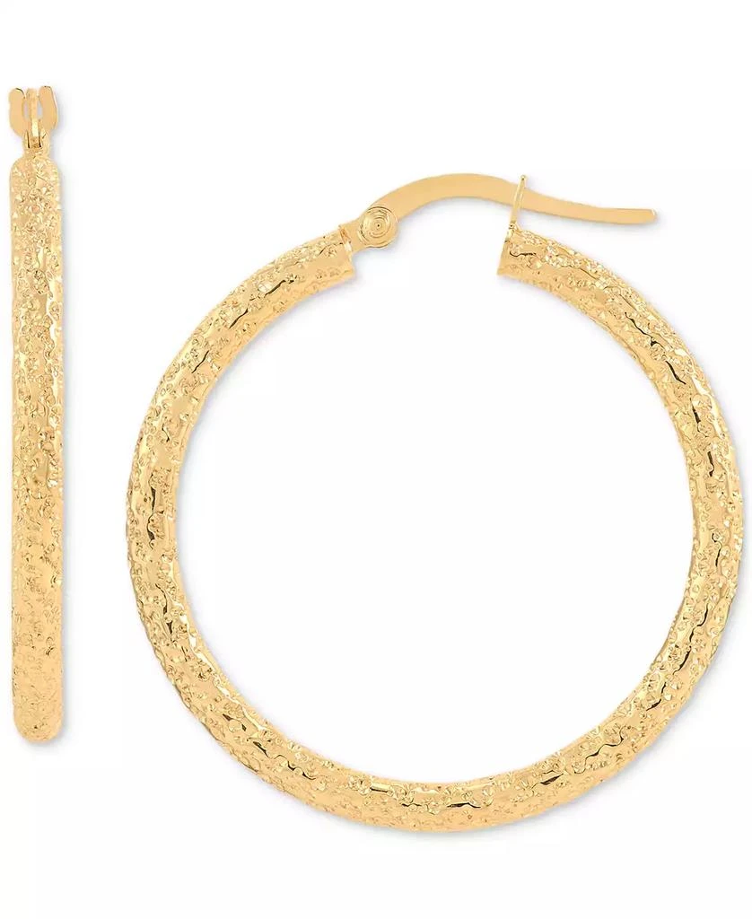 商品Italian Gold|Textured Tube Medium Hoop Earrings in 10k Gold, 1-1/8",价格¥3141,第1张图片