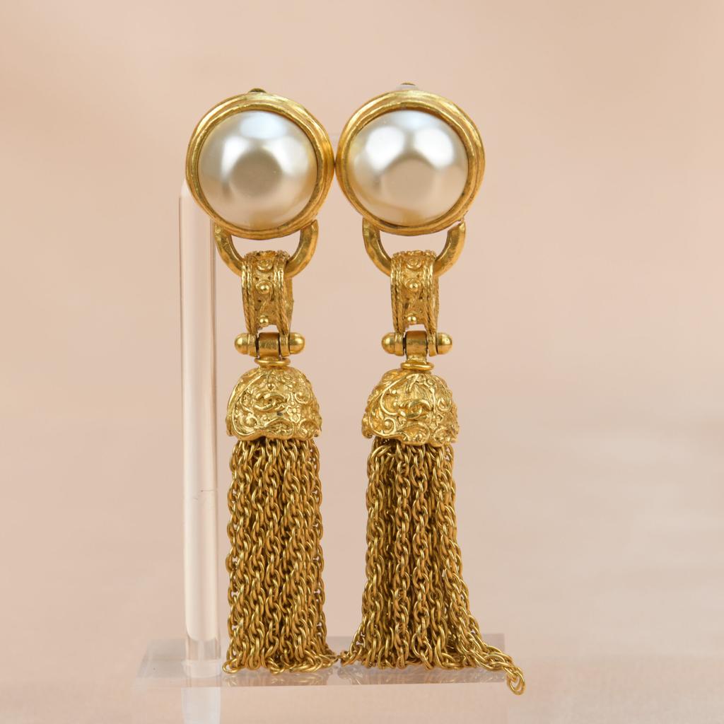 Chanel Vintage 1994 Gold Plated Pearl Fringe Tassel Dangle Clip On Earrings商品第5张图片规格展示