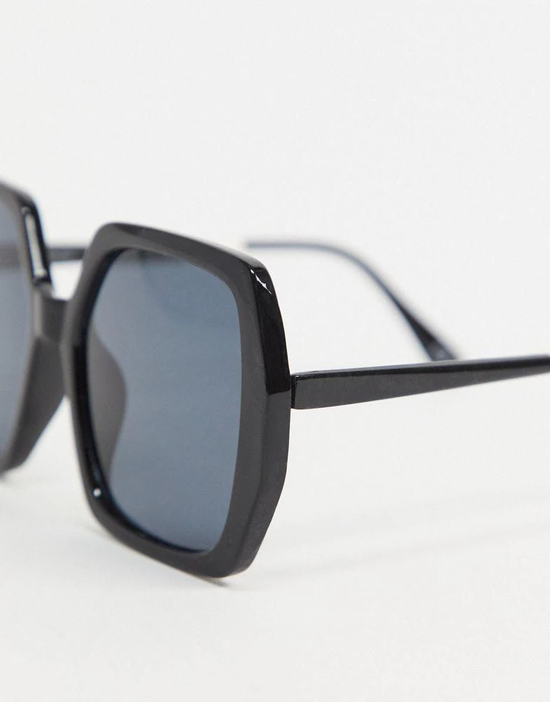 商品ASOS|ASOS DESIGN oversized 70s sunglasses in shiny black,价格¥98,第3张图片详细描述