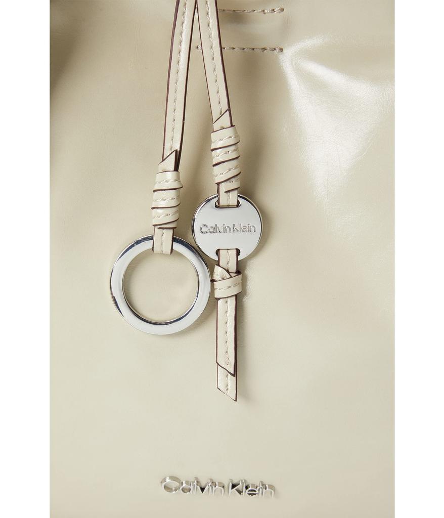 商品Calvin Klein|Hanna Novelty Crossbody,价格¥804,第6张图片详细描述