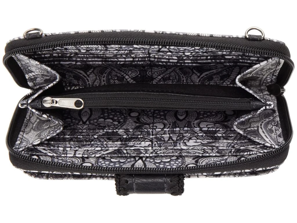 商品Sakroots|Silverlake Smartphone Crossbody,价格¥275,第3张图片详细描述