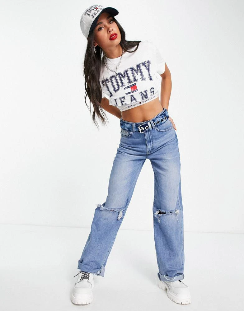 商品Tommy Jeans|Tommy Jeans x ASOS exclusive collab cropped logo t-shirt in white,价格¥347,第3张图片详细描述
