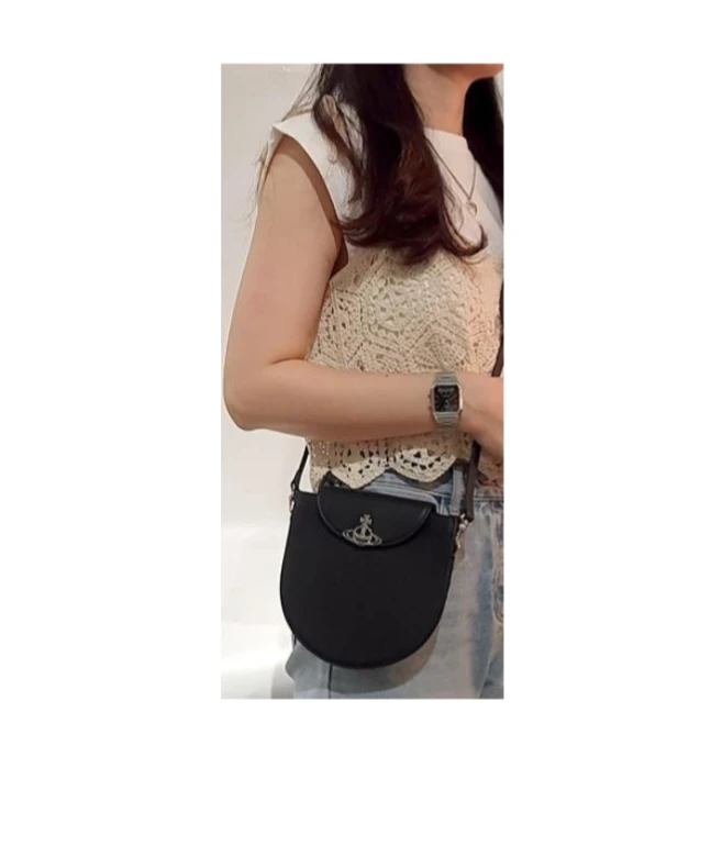 商品【商品预售7天】 Vivienne Westwood|Vivienne Westwood 女士斜挎包 43030094L001QN401 黑色,价格¥1344,第3张图片详细描述