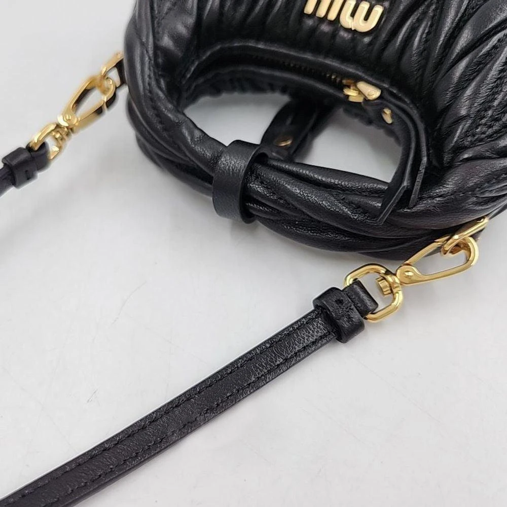 商品[二手商品] Miu Miu|Wander Matrace Hobo Bag Micro,价格¥8546,第4张图片详细描述