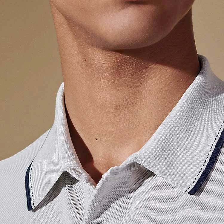 商品[国内直发] Hermes|爱马仕 SS24 纯色Logo刺绣贴袋休闲短袖Polo衫 男款 雾气白,价格¥4186,第9张图片详细描述