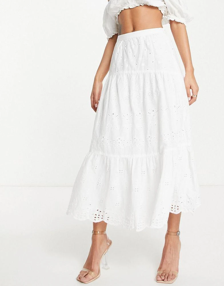 商品French Connection|French Connection cotton tiered maxi skirt in white embroidery - WHITE,价格¥621,第4张图片详细描述