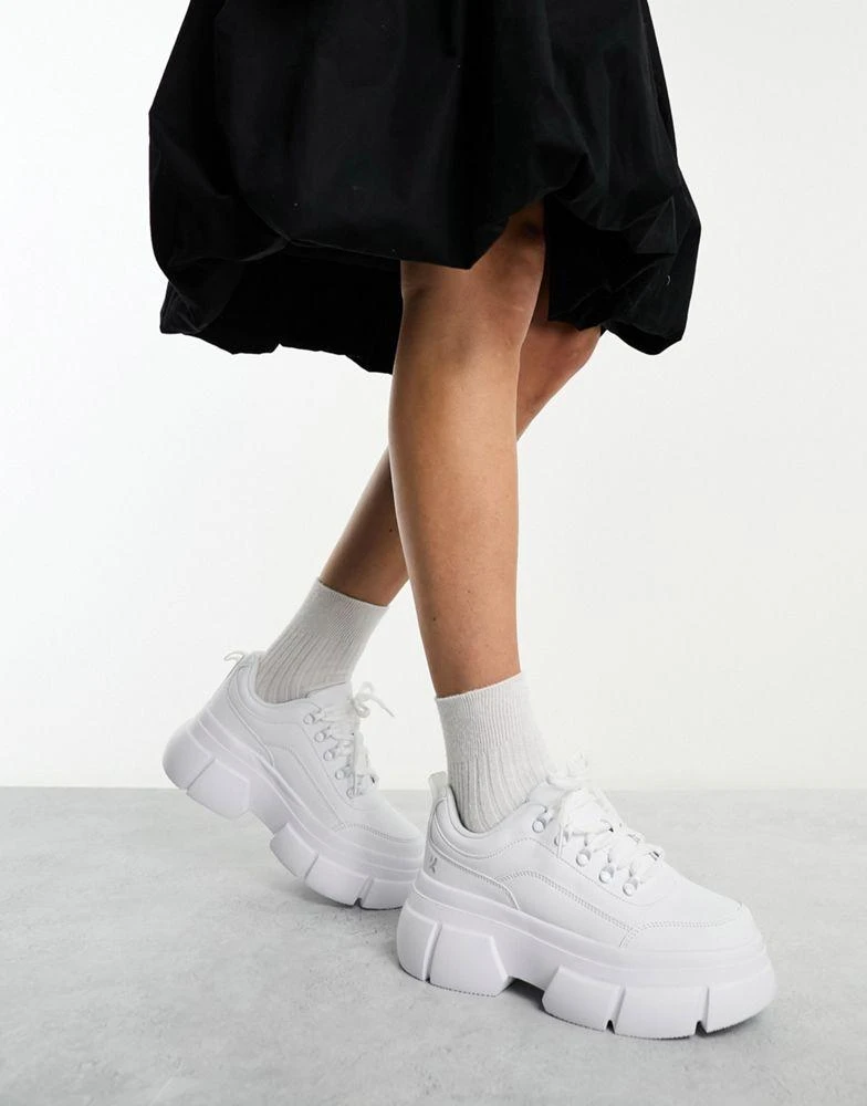 商品Koi Footwear|KOI Gannika Charm platform trainers in white,价格¥428,第1张图片