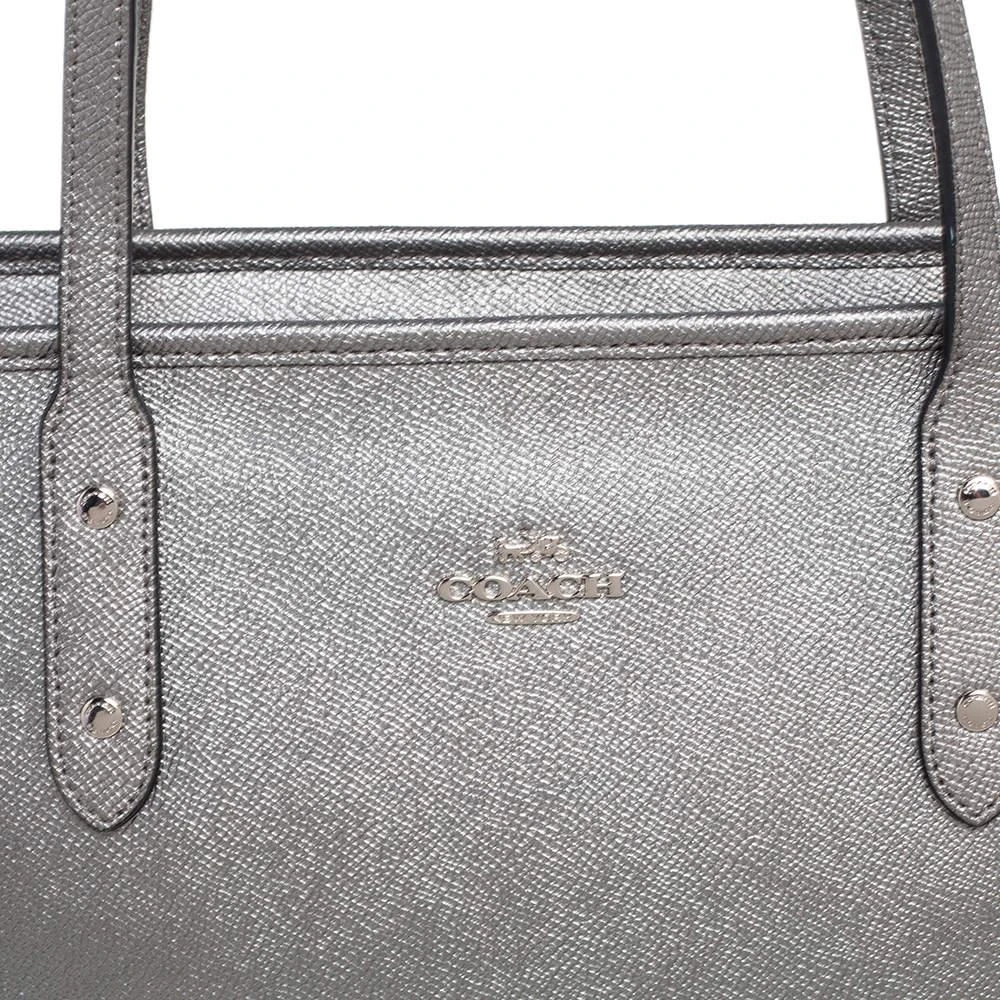 商品[二手商品] Coach|Coach Metallic Grey Leather City Zip Tote,价格¥944,第5张图片详细描述