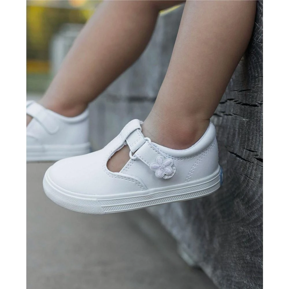 Toddler Girls' Daphne T-Strap Stay-Put Closure Slip-On Casual Sneakers from Finish Line 商品