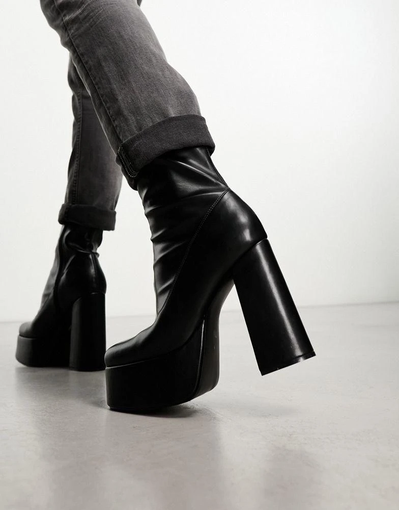商品Koi Footwear|KOI platform heeled ankle boots in black PU,价格¥581,第4张图片详细描述