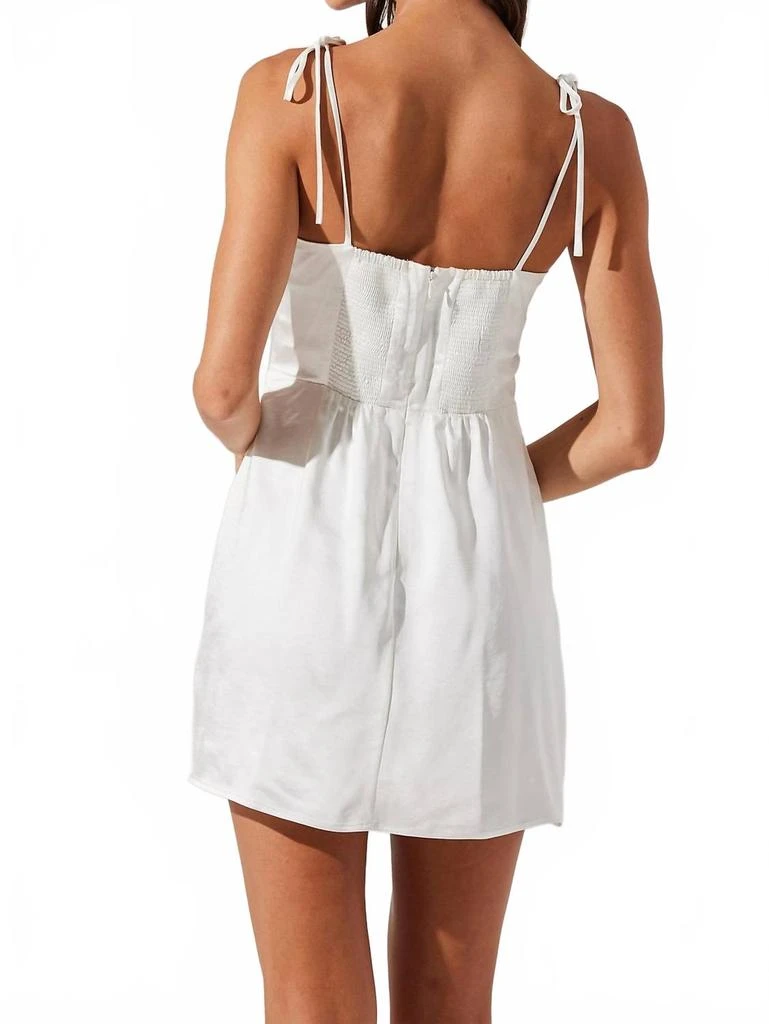 商品ASTR|Cerelia Dress In White,价格¥827,第2张图片详细描述