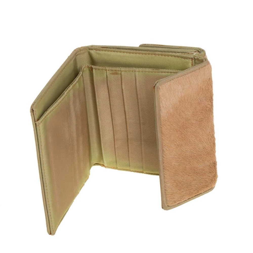 商品[二手商品] Dior|Dior Beige/Cream Calf Hair and Patent Leather Trifold Wallet,价格¥1060,第2张图片详细描述