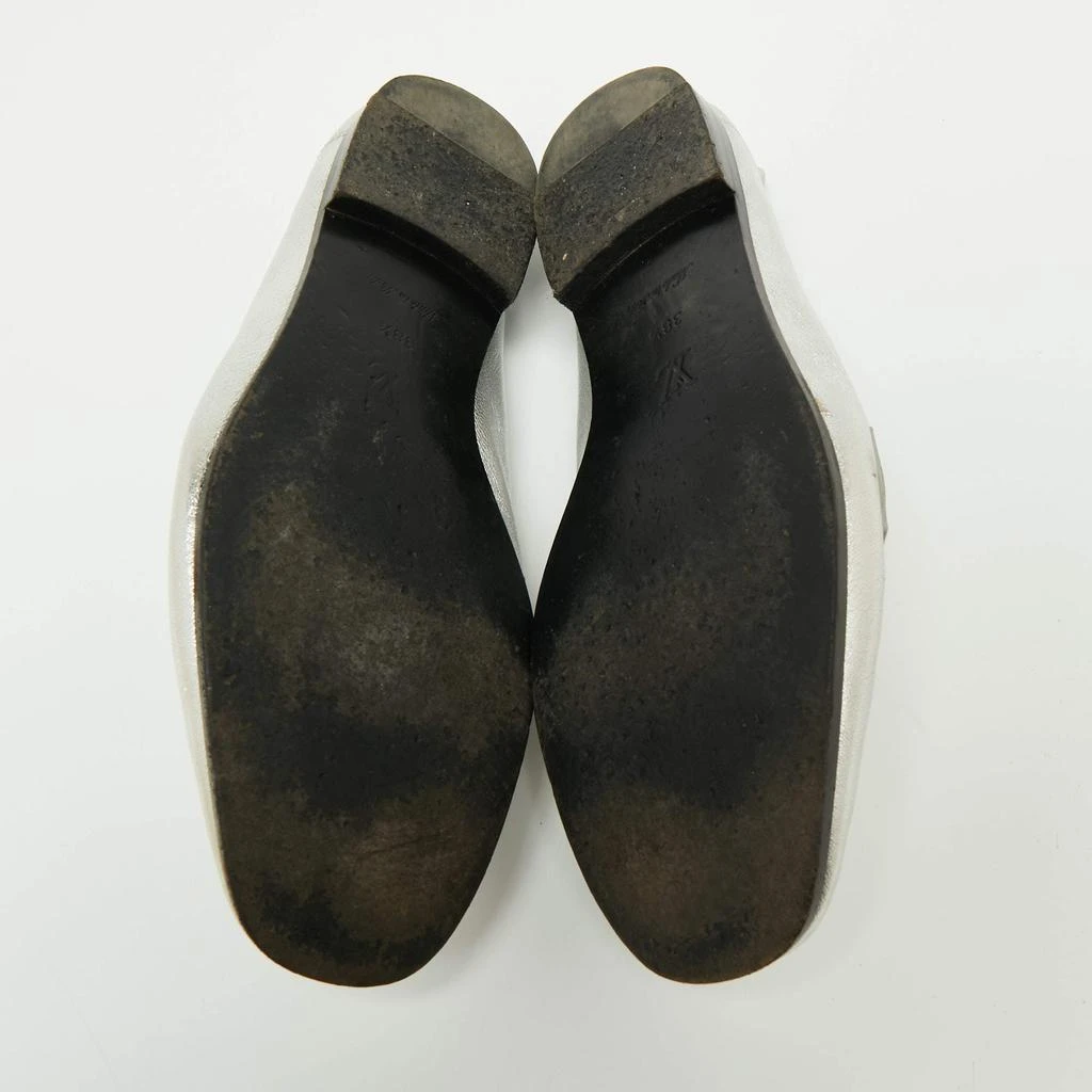 Louis Vuitton Silver Leather V Chain Embellished Loafers Size 38.5 商品