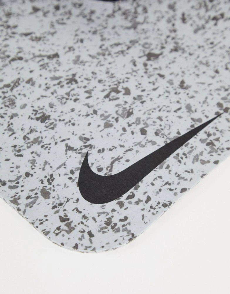 商品NIKE|Nike Yoga 4mm mat in grey,价格¥191,第3张图片详细描述