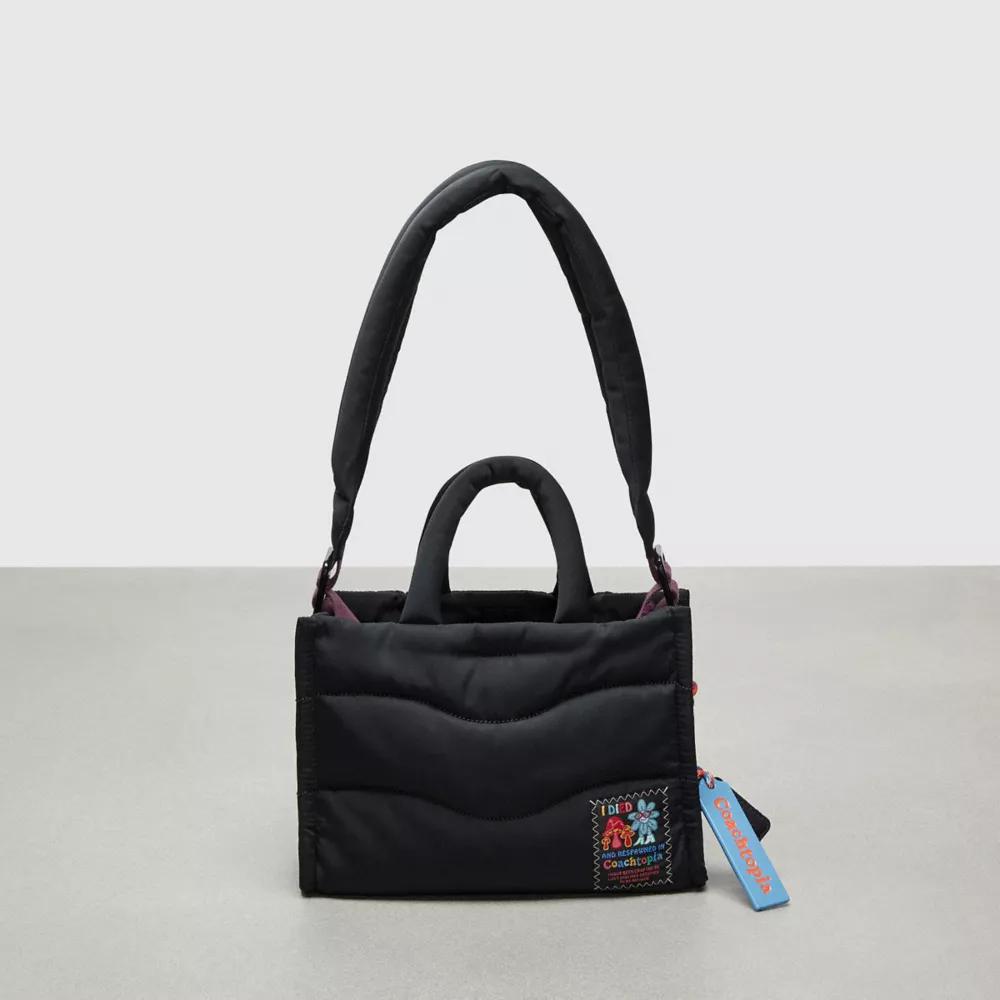 トートバッグ Coachtopia Loop Wavy Tote In Recycled Polyester Coachtopia Loop Tote With Wavy Quilting | Coachtopia ™