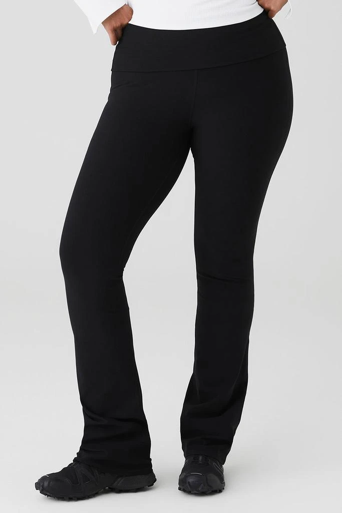 商品Alo|Alosoft Foldover Bootcut Legging - Black,价格¥804,第5张图片详细描述