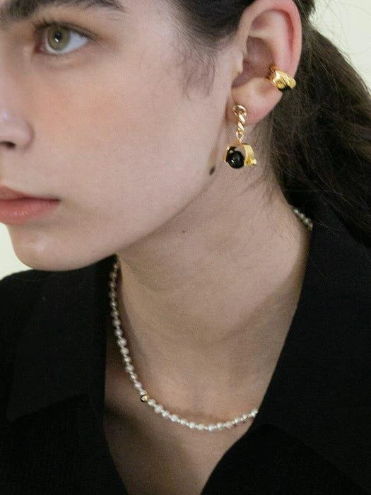 商品nuavo|Onyx Spaceship Earrings,价格¥612,第1张图片