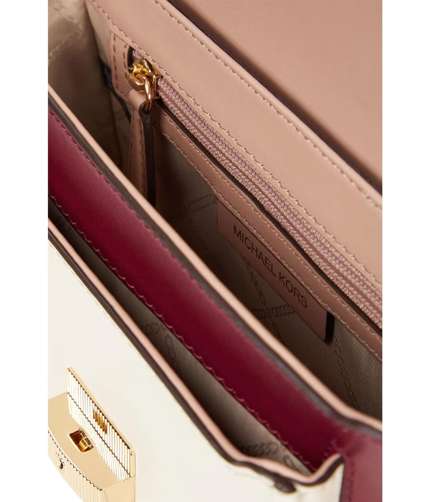 商品Michael Kors|Bradshaw Medium Messenger,价格¥2000,第3张图片详细描述