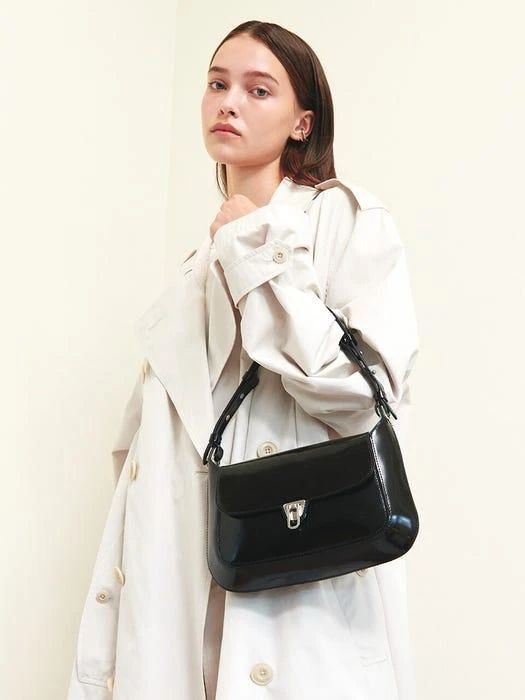 商品Coccinelle|Beat Hobo Shine Bag_Black,价格¥3491,第3张图片详细描述