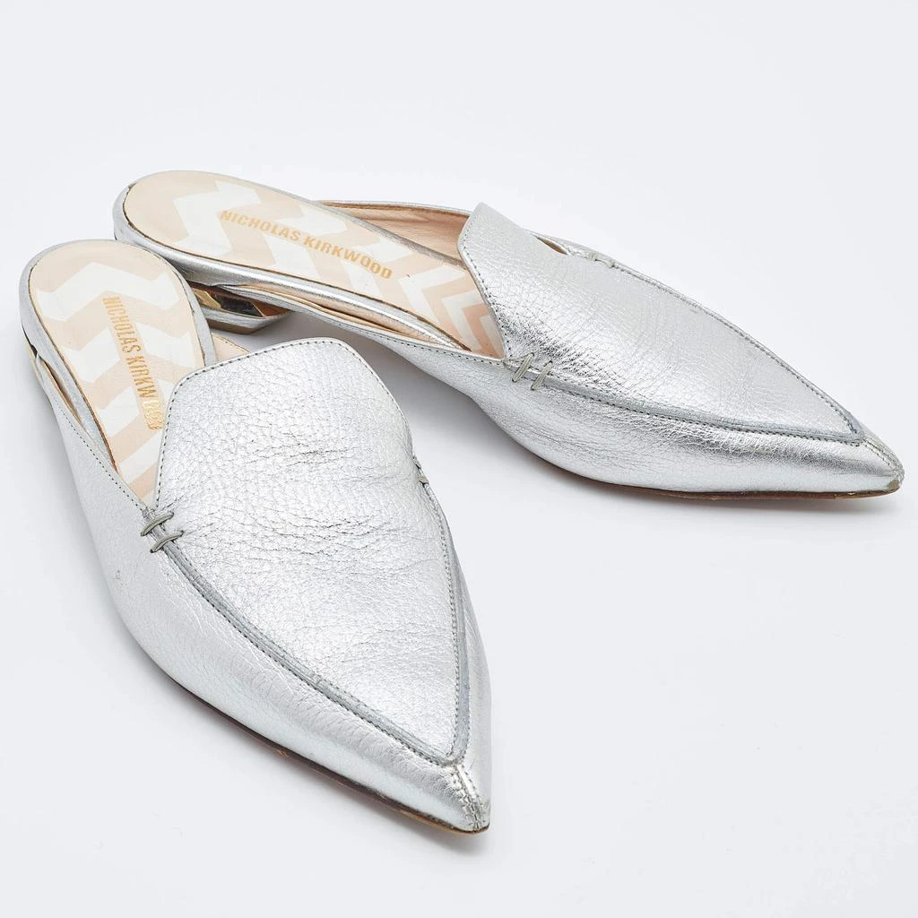 商品[二手商品] Nicholas Kirkwood|Nicholas Kirkwood Silver Leather Pointed Toe Beya Flat Mules Size 39.5,价格¥1147,第4张图片详细描述