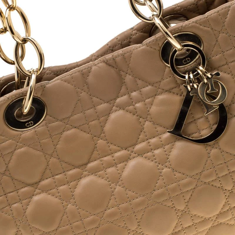 商品[二手商品] Dior|Dior Beige Cannage Leather Dior Soft Shopping Tote,价格¥11062,第5张图片详细描述