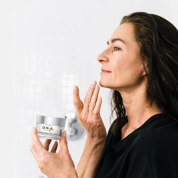 商品Dr. Brandt Skincare|Dr. Brandt Do Not Age with Dr. Brandt Firming Neck Cream,价格¥541,第4张图片详细描述