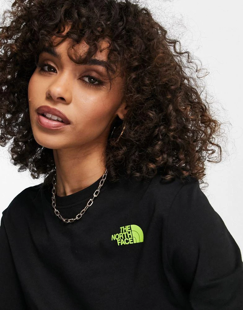 商品The North Face|The North Face Vertical long sleeve t-shirt in black Exclusive at ASOS,价格¥163,第4张图片详细描述