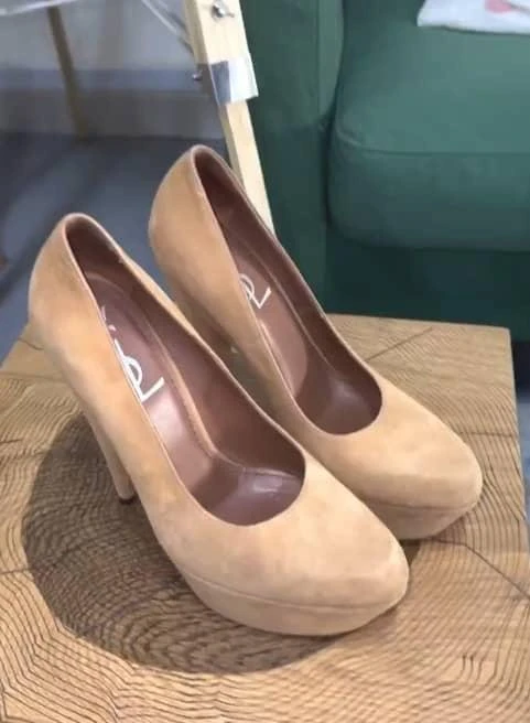 商品[二手商品] Yves Saint Laurent|Saint Laurent Paris Beige Camel Suede Aliama Platform Pumps Size 37.5,价格¥1084,第2张图片详细描述
