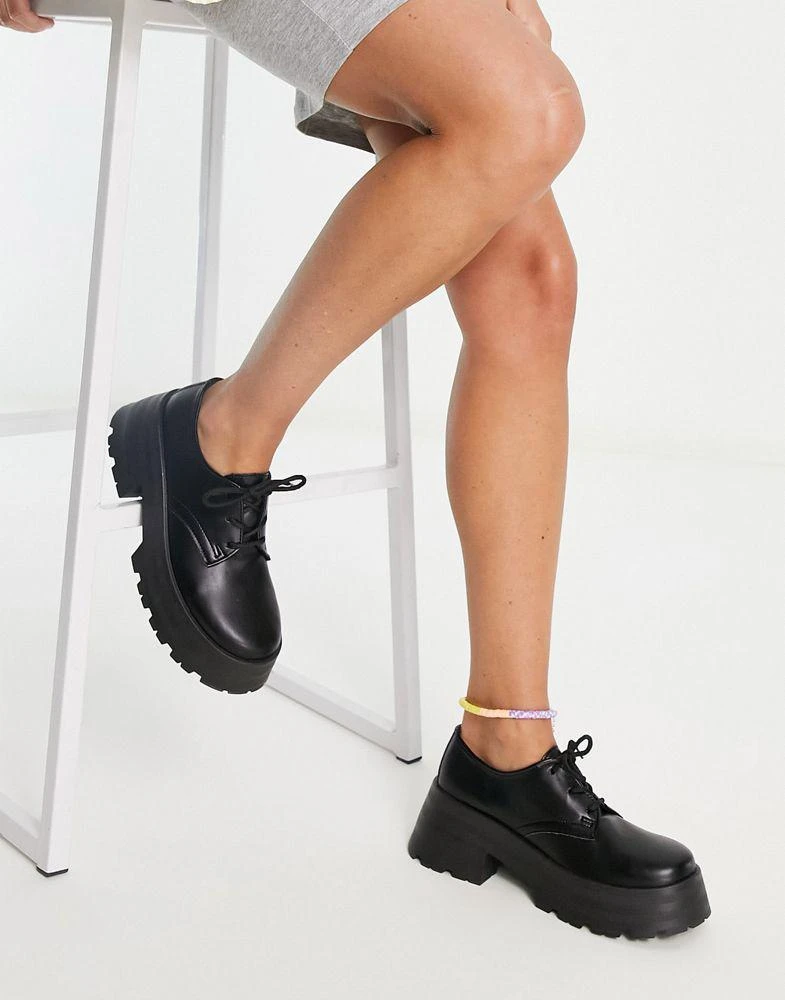 商品ASOS|ASOS DESIGN Monday chunky lace up flat shoes in black,价格¥186,第2张图片详细描述