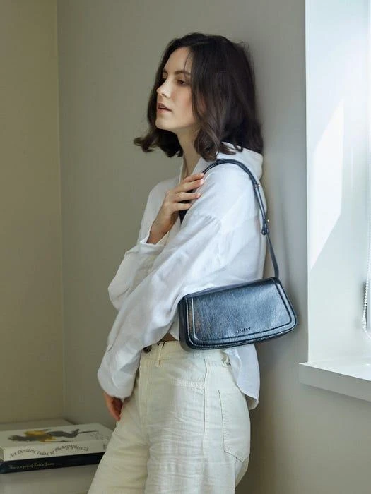 商品VALLUV|Rie Shoulder Bag - Black,价格¥1610,第1张图片