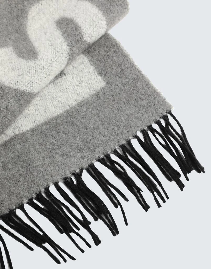 商品Hugo Boss|Scarves and foulards,价格¥582,第2张图片详细描述