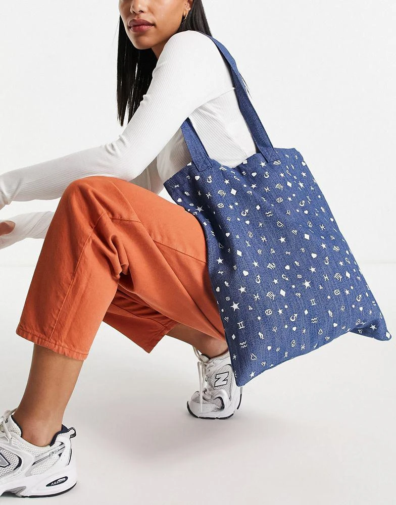 商品ASOS|ASOS DESIGN denim shopper bag in zodiac print,价格¥55,第2张图片详细描述