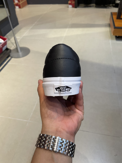 【韩国直邮|包邮包税】万斯[VANS] Sk8-Low ReReflective 남男女共用 运动鞋 #black/true white (VN0A4UUKSIG)商品第7张图片规格展示