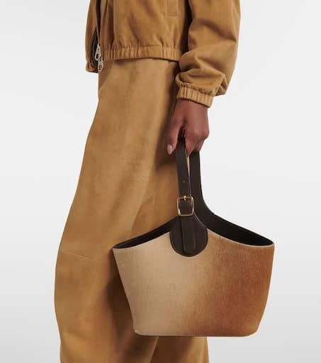 商品Loro Piana|Bobbin小牛毛水桶包,价格¥30673,第2张图片详细描述