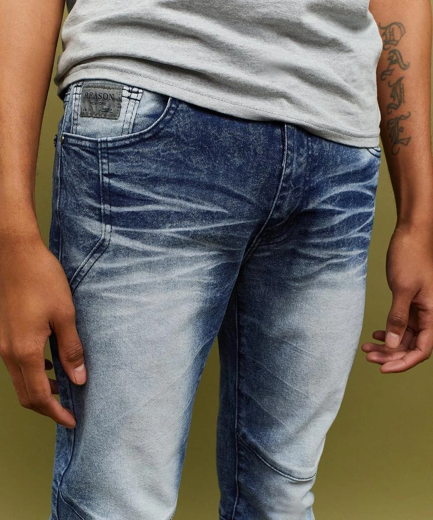 Eastgate Light Wash Slim Jeans 商品