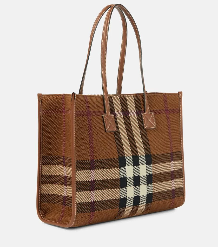 商品Burberry|Freya Small checked tote,价格¥12489,第4张图片详细描述