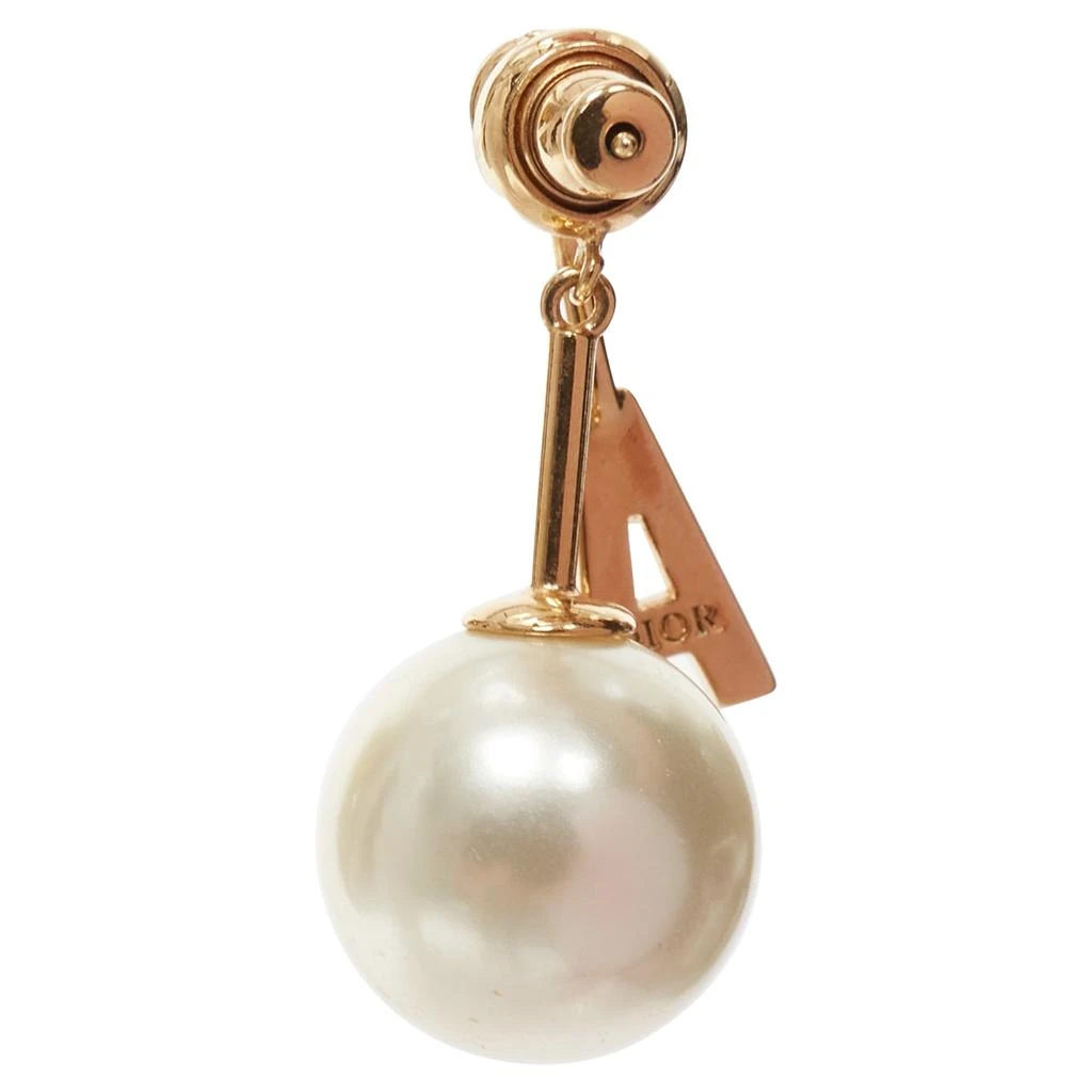 商品[二手商品] Dior|Tribales Gold Metal Letter A Faux Pearl Dangling Pin Earring,价格¥2579,第3张图片详细描述