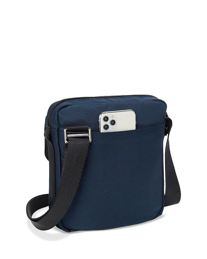 商品Tumi|Alpha Bravo Junior Crossbody Bag,价格¥2209,第4张图片详细描述