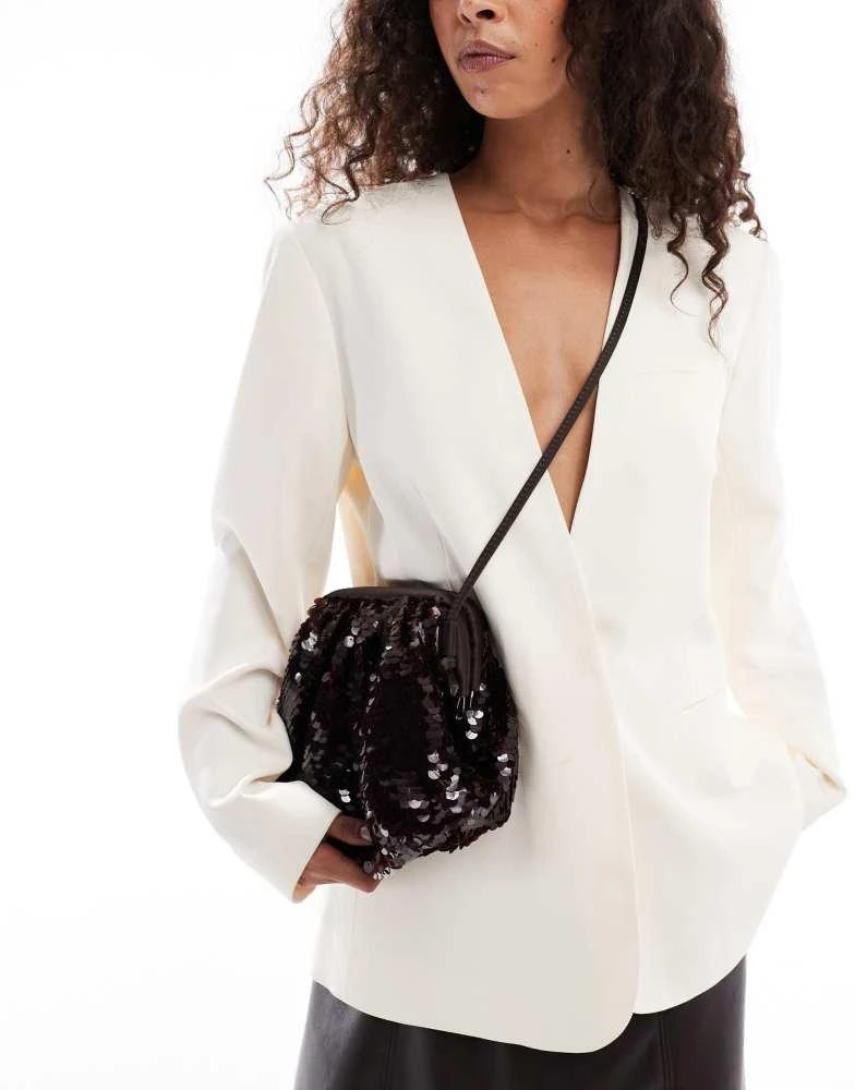 商品Becksondergaard|Becksondergaard bonita sequin pillow clutch bag with crossbody strap in brown,价格¥860,第3张图片详细描述