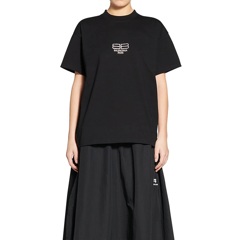 商品Balenciaga|【预售3-7天】Balenciaga/巴黎世家 22年秋冬  女士黑色纯棉镶莱茵石BB PARIS ICON短袖T恤612965TMVP21073,价格¥4198,第5张图片详细描述
