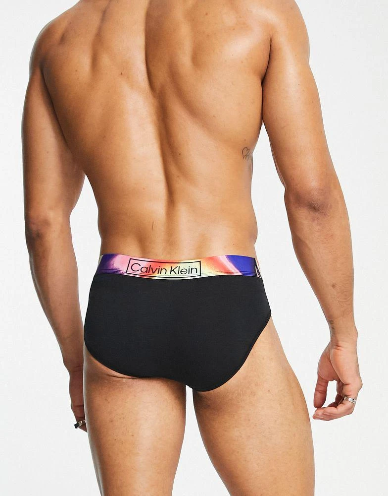 商品Calvin Klein|Calvin Klein pride cotton hip brief with contrast waistband in black,价格¥208,第2张图片详细描述