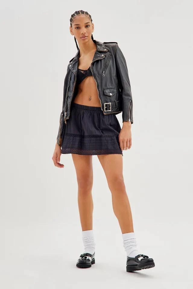商品Urban Outfitters|UO Annabelle Lace Mini Skirt,价格¥148,第2张图片详细描述