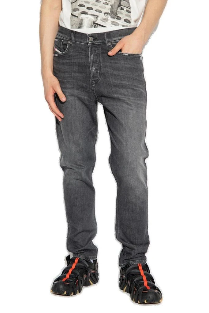 商品Diesel|Diesel 2005-D-Finning Logo Patch Jeans,价格¥359,第2张图片详细描述