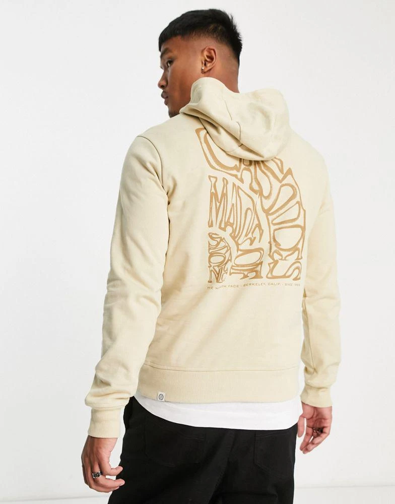 商品The North Face|The North Face Regrind back print hoodie in stone,价格¥505,第1张图片