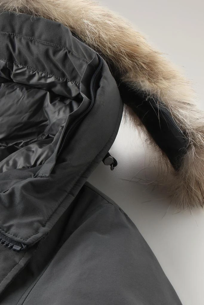 商品Woolrich|Polar Parka in Ramar Cloth with High Collar and Fur Trim - Men - Green,价格¥6478,第3张图片详细描述